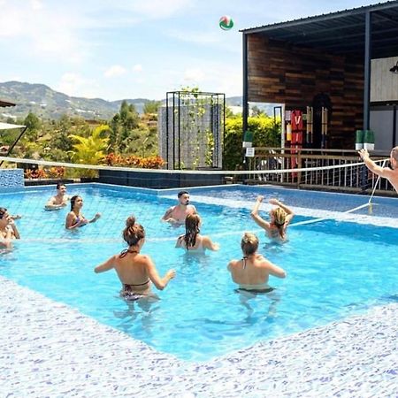Guatapé Happy Buddha Hostel & Lodge מראה חיצוני תמונה