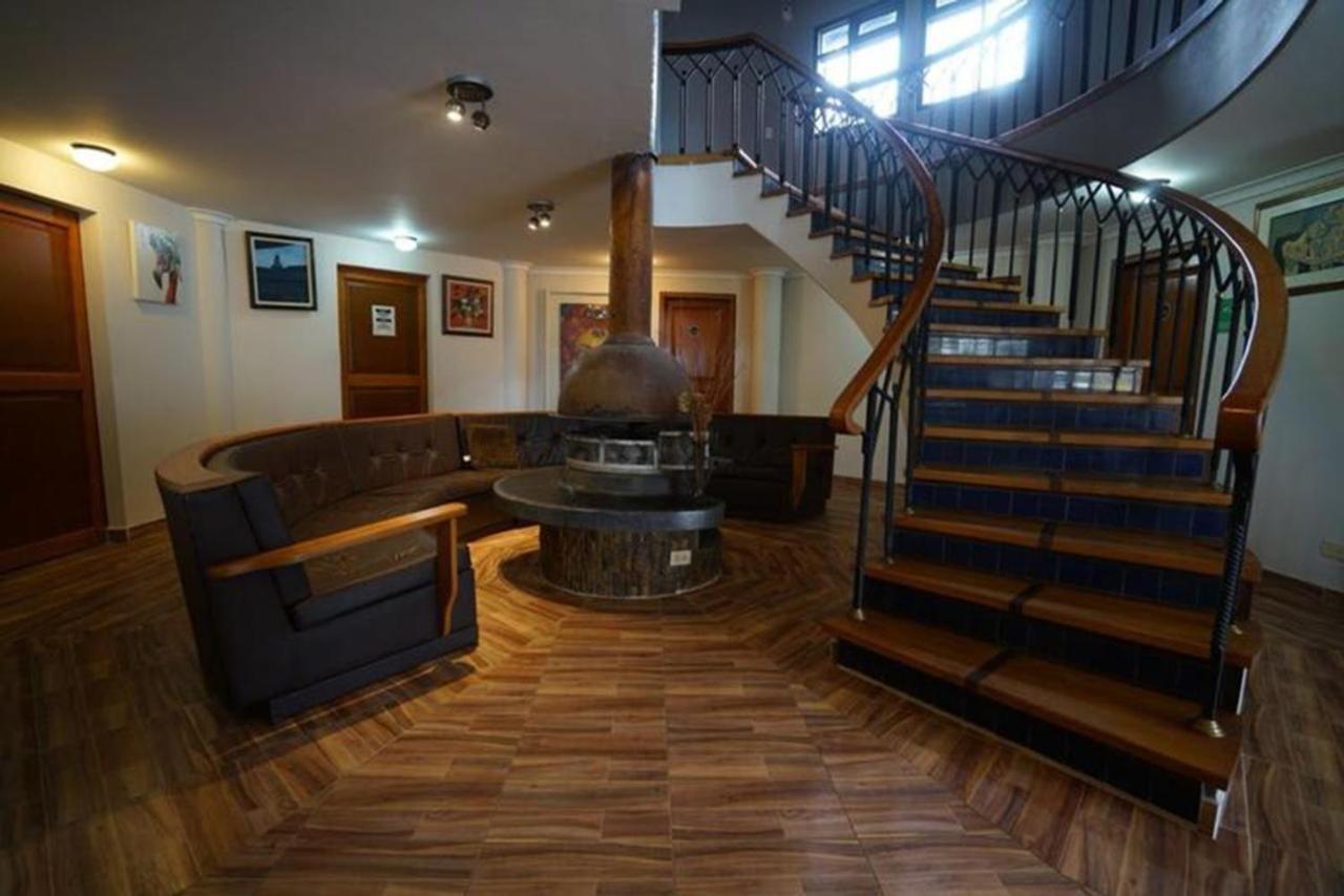 Guatapé Happy Buddha Hostel & Lodge מראה חיצוני תמונה