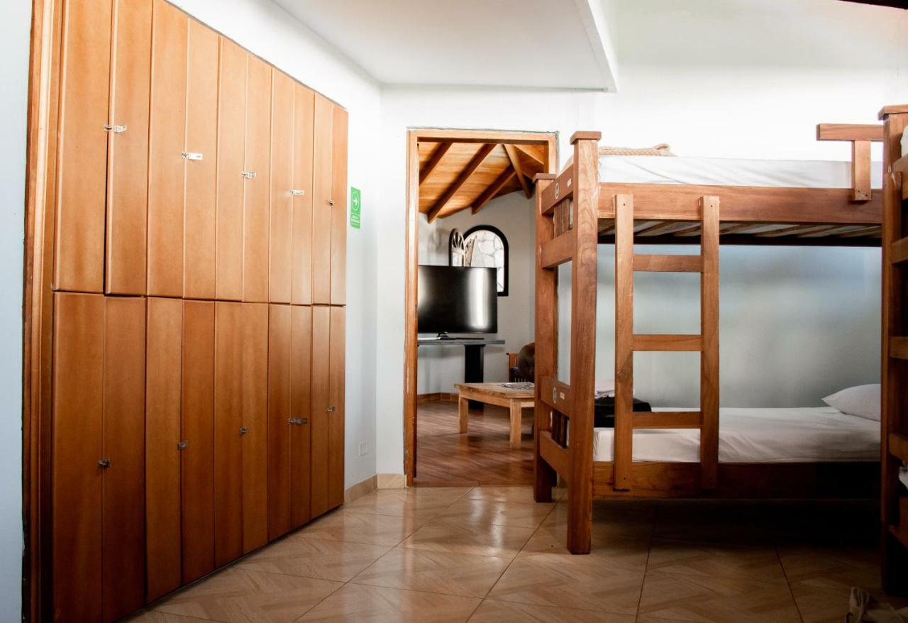 Guatapé Happy Buddha Hostel & Lodge מראה חיצוני תמונה
