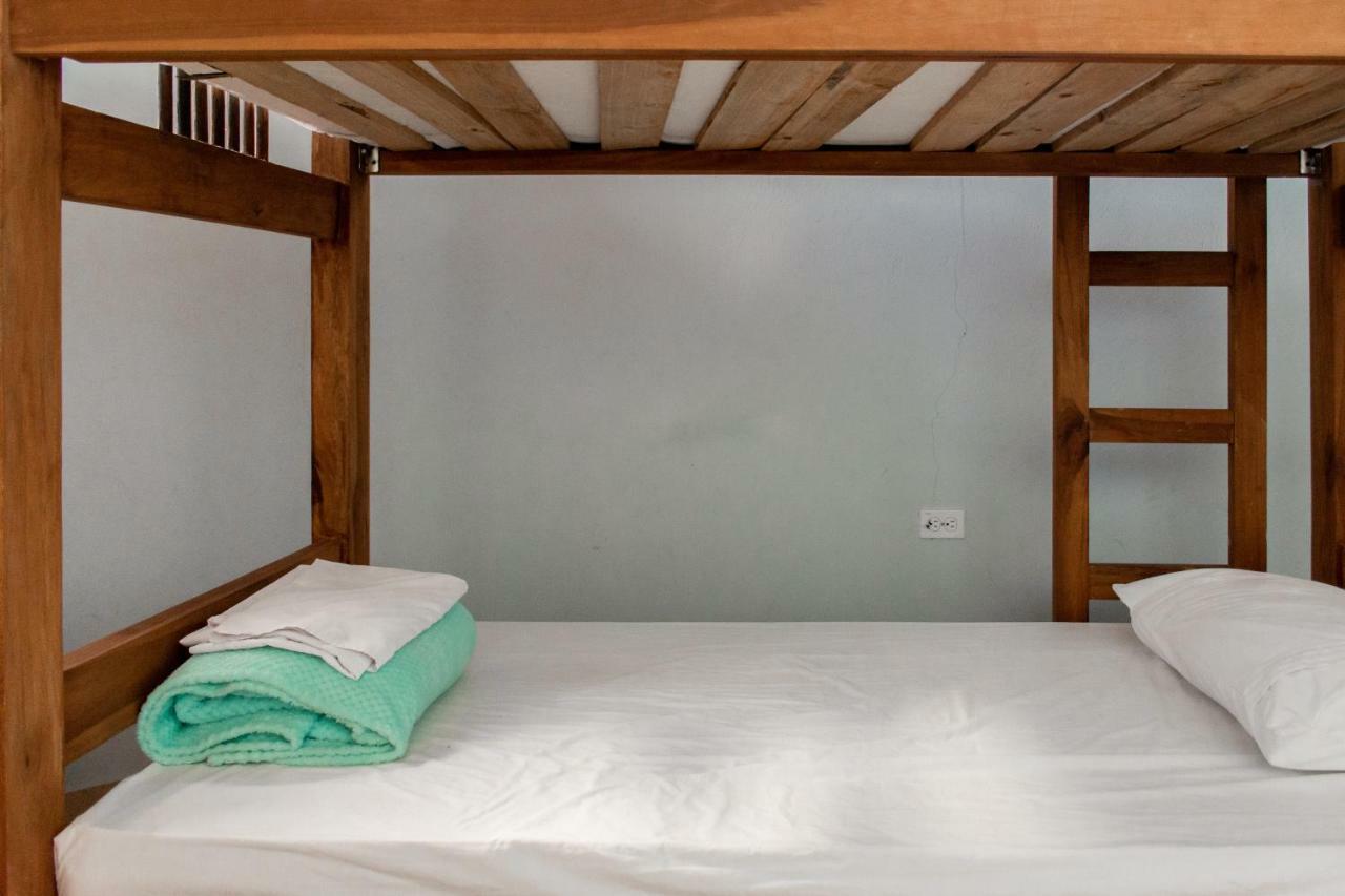 Guatapé Happy Buddha Hostel & Lodge מראה חיצוני תמונה